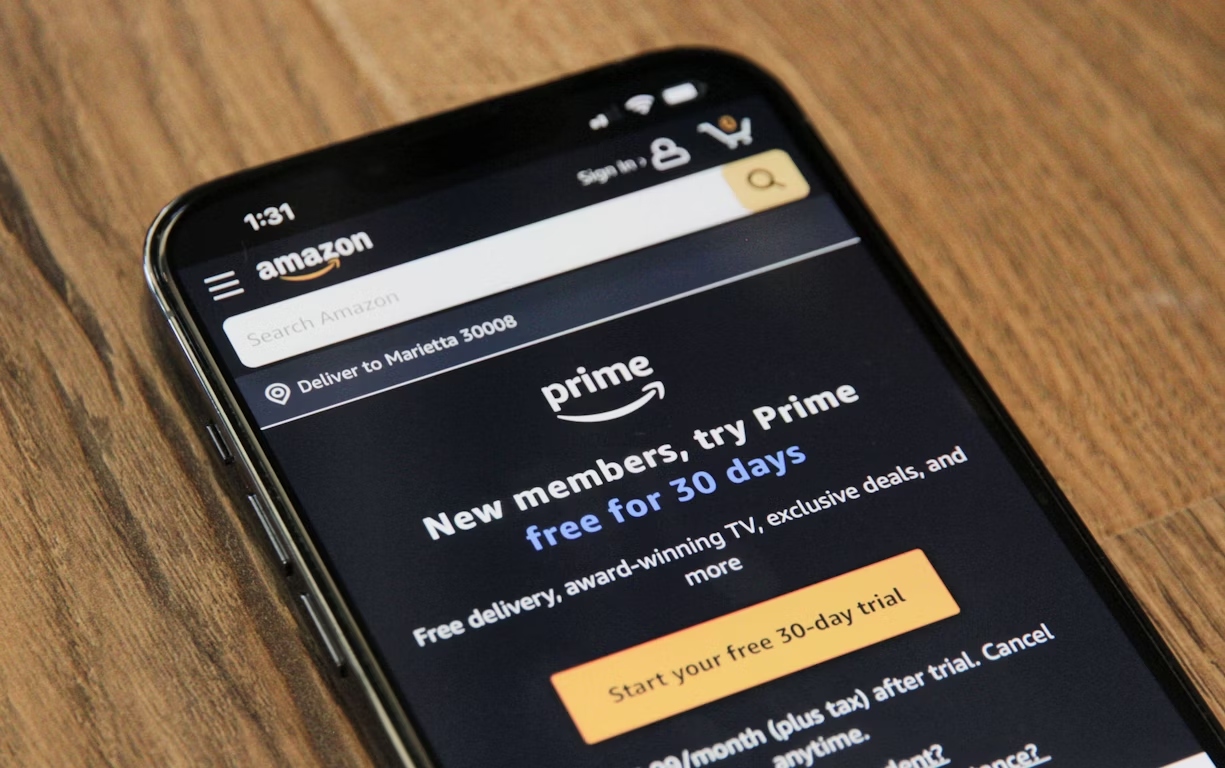 An image showing a free trial for Amazon Prime membership