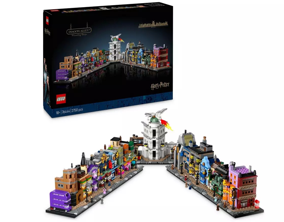 LEGO Harry Potter Diagon Alley An image showing the box and set for the LEGO Harry Potter Diagon Alley reduced for Black Friday