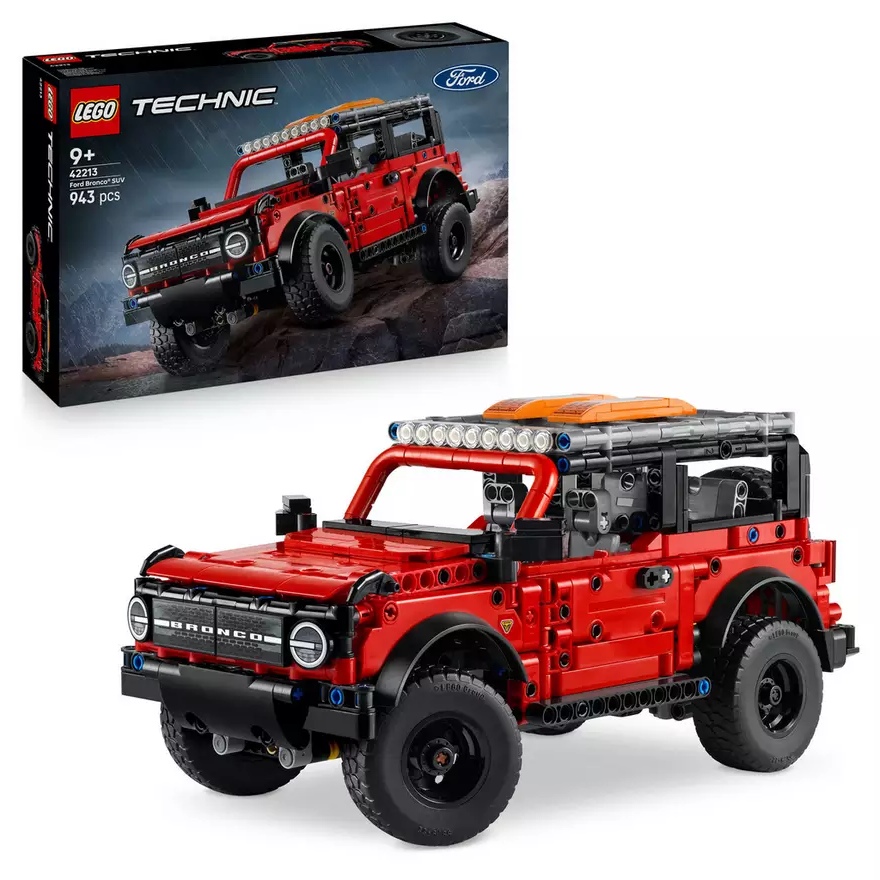 LEGO Technic SUV An image showing a LEGO Technic SUV set in front of its box, available with a LEGO Black Friday discount