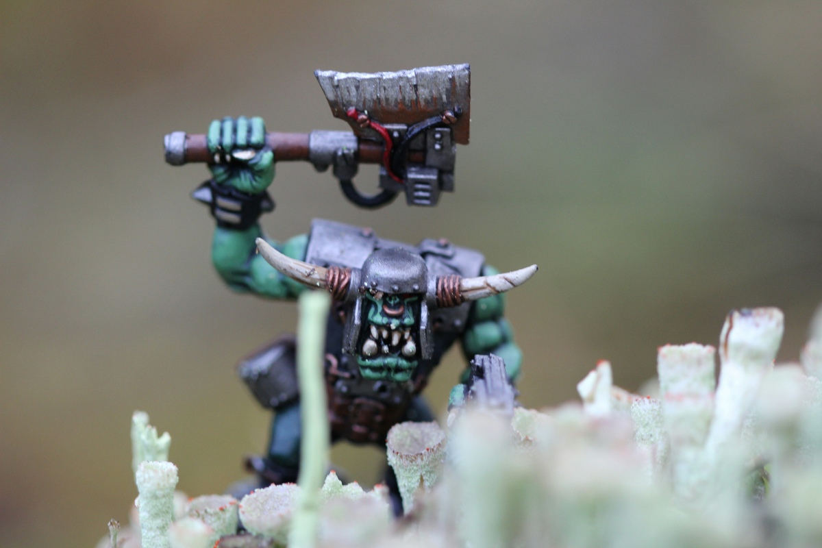 Ork cheap Warhammer 40k An image showing a cheap Warhammer 40k Ork for sale as part of a box