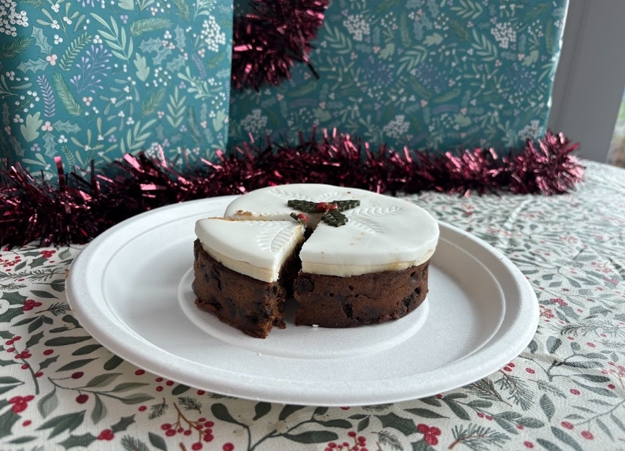 lidl christmas cake finished An image showing the winning Lidl Christmas cake, side-on and sliced