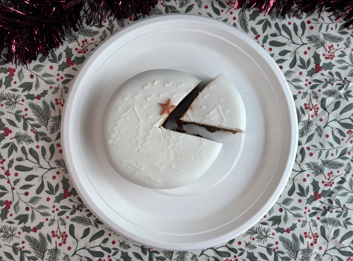 tesco christmas cake top-down An image showing a Tesco supermarket fruit cake from the top-down